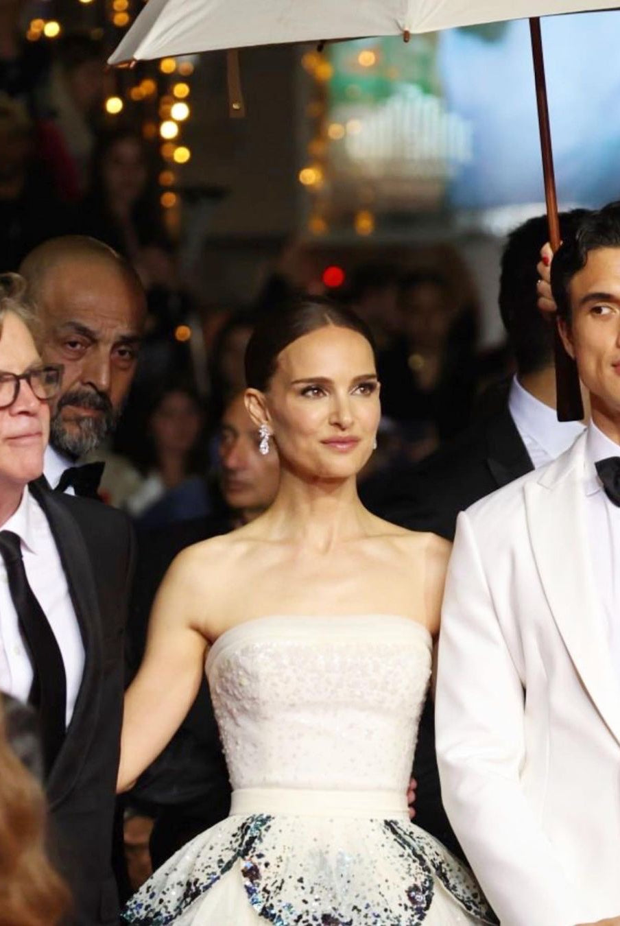 Natalie Portman stuns in Dark Swan of Denmark cluster lashes at CANNES 2023!